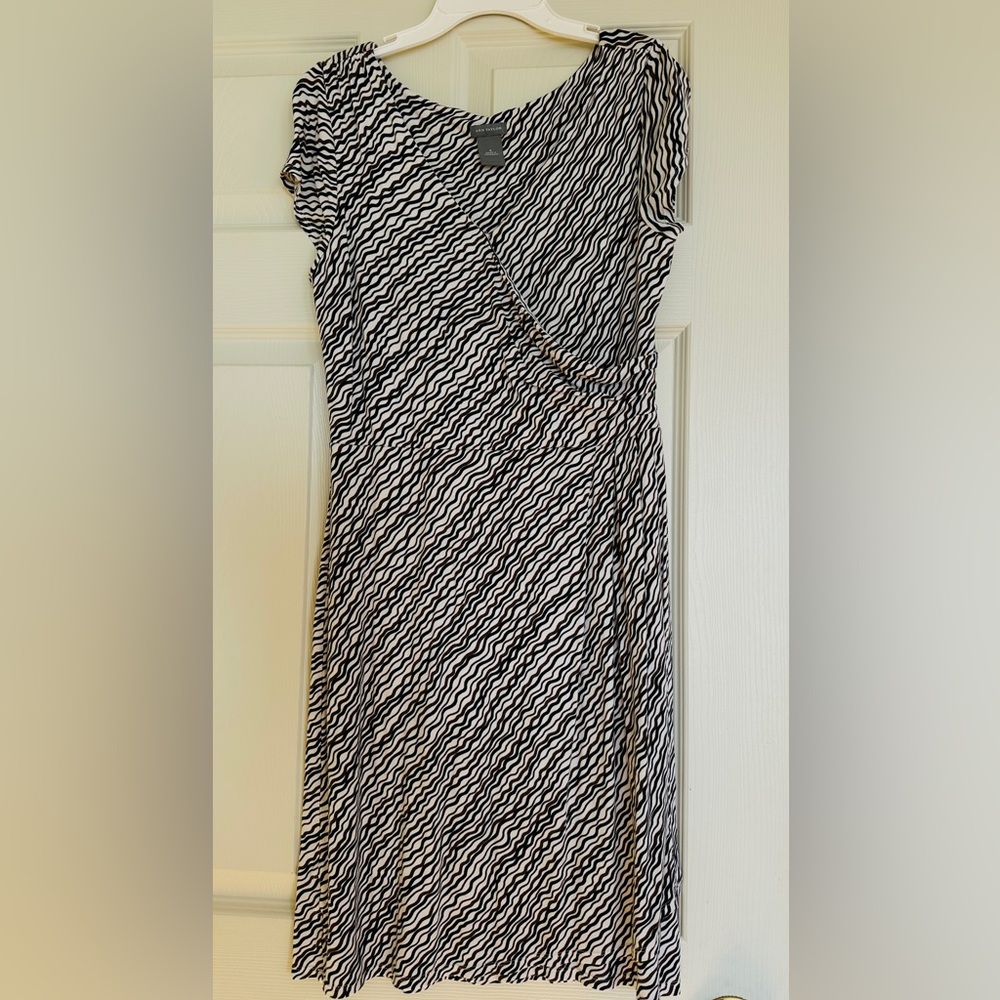Ann Taylor size 6 Black and White Striped Women's Dress Career Casual